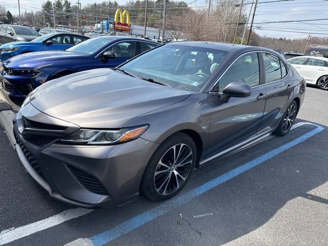 Used 2018 Toyota Camry SE image 4