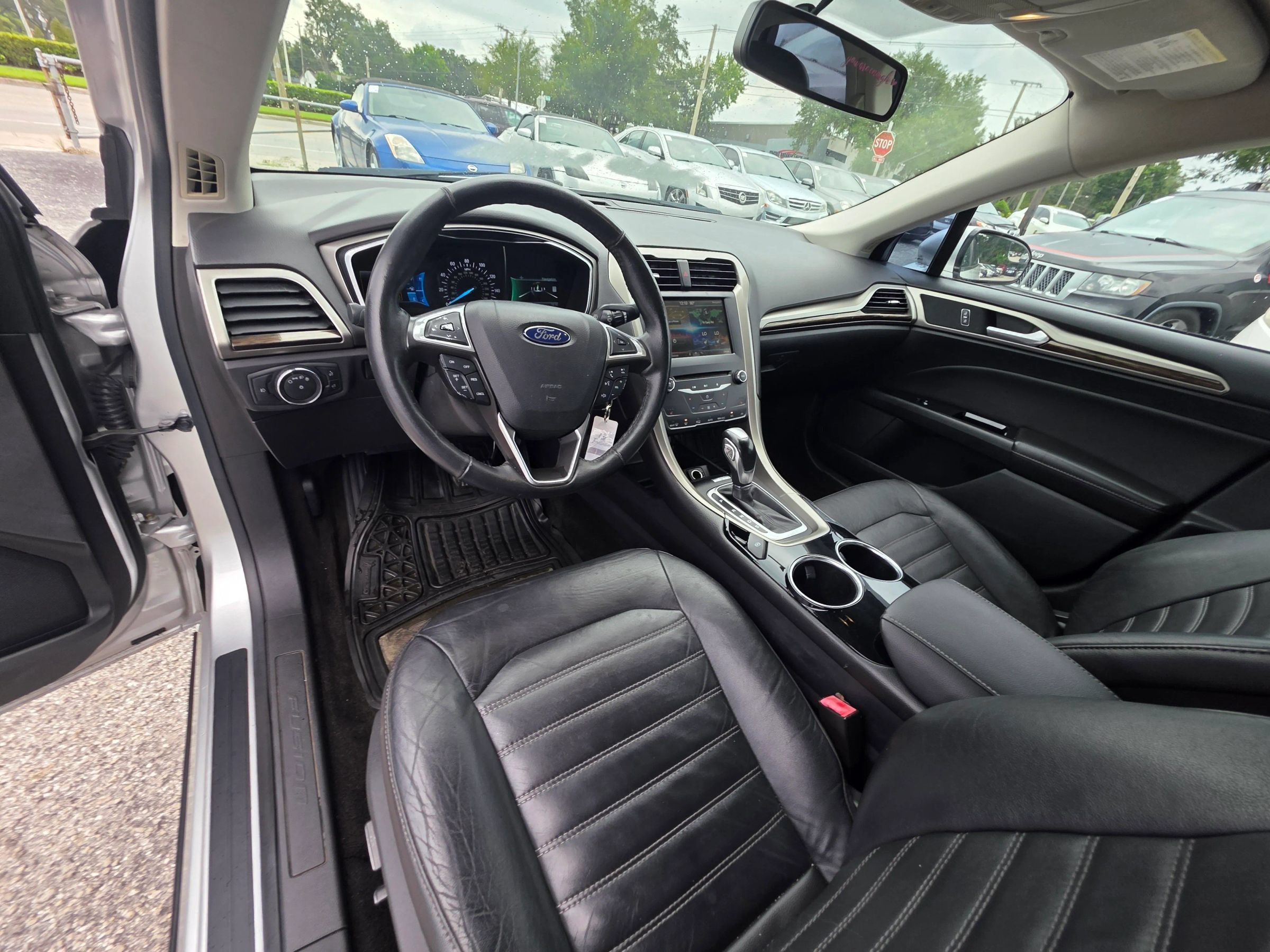 Used 2013 Ford Fusion SE FWD image 14
