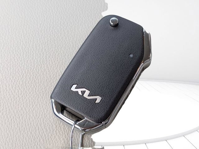 Used 2025 Kia Soul LX w/ LX Technology Package FWD image 26