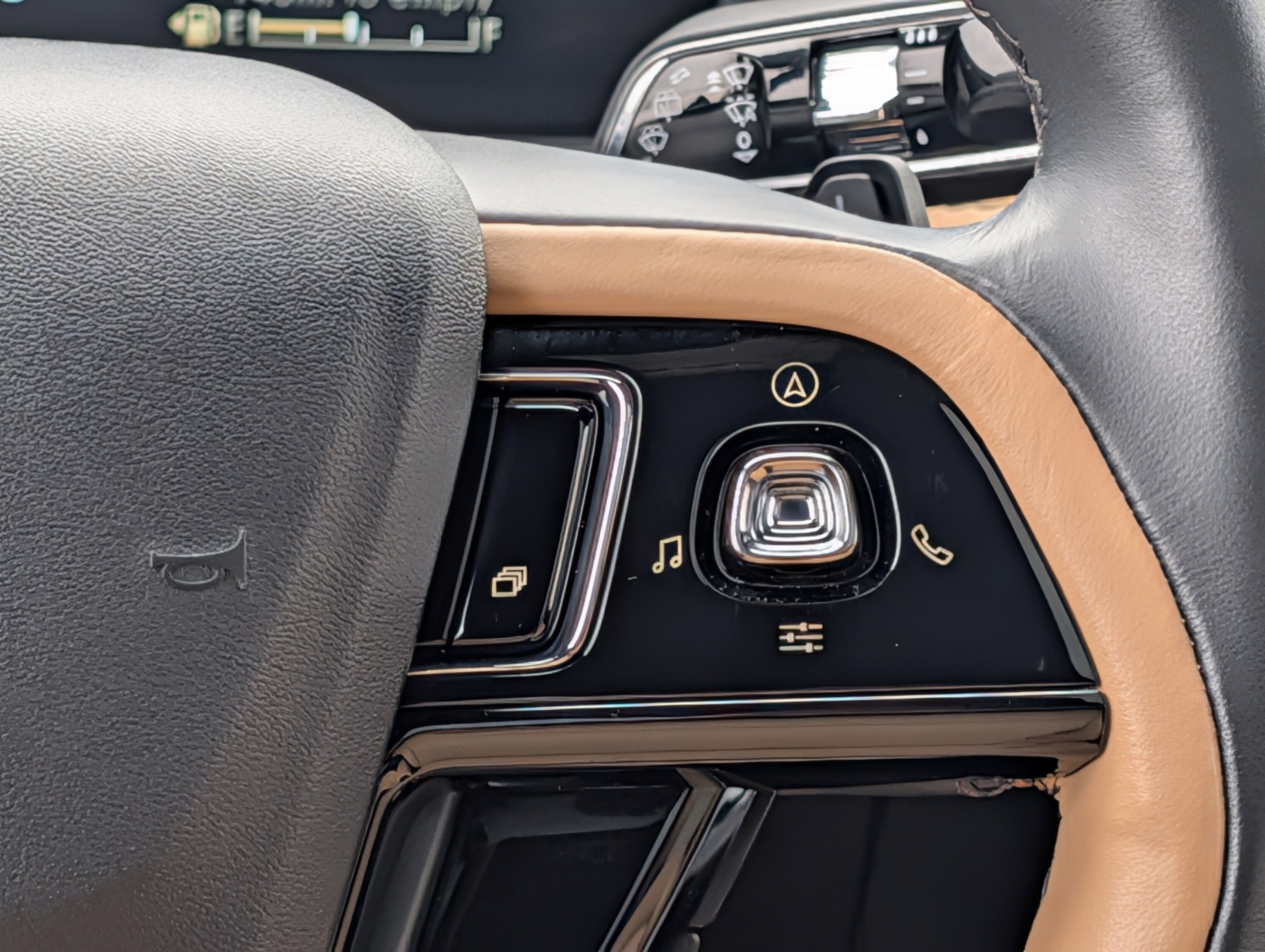 Used 2022 Lincoln Corsair Reserve w/ Equipment Group 201A image 23