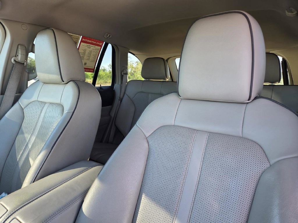 Used 2011 Lincoln MKX 2WD w/ 101A Rapid Spec Order Code image 13