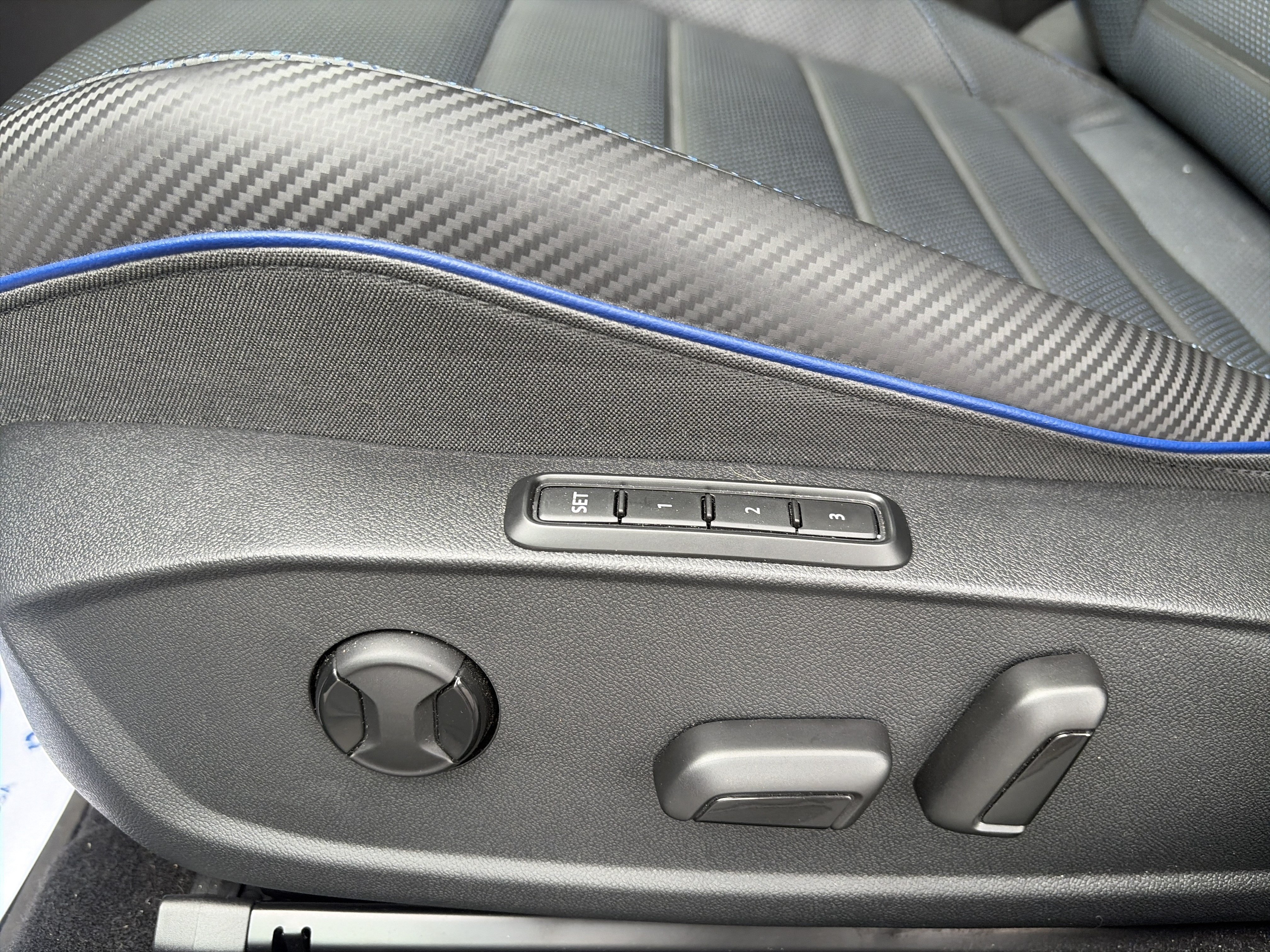 Used 2024 Volkswagen Golf R AWD/4WD image 17