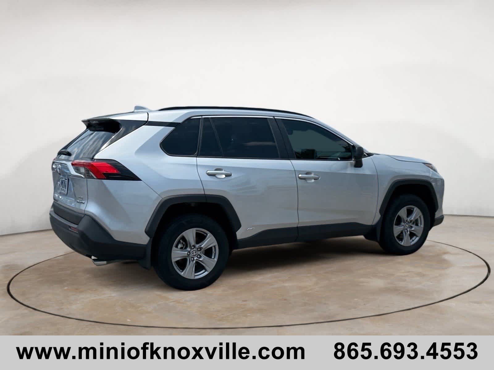 Used 2024 Toyota RAV4 LE AWD/4WD image 3
