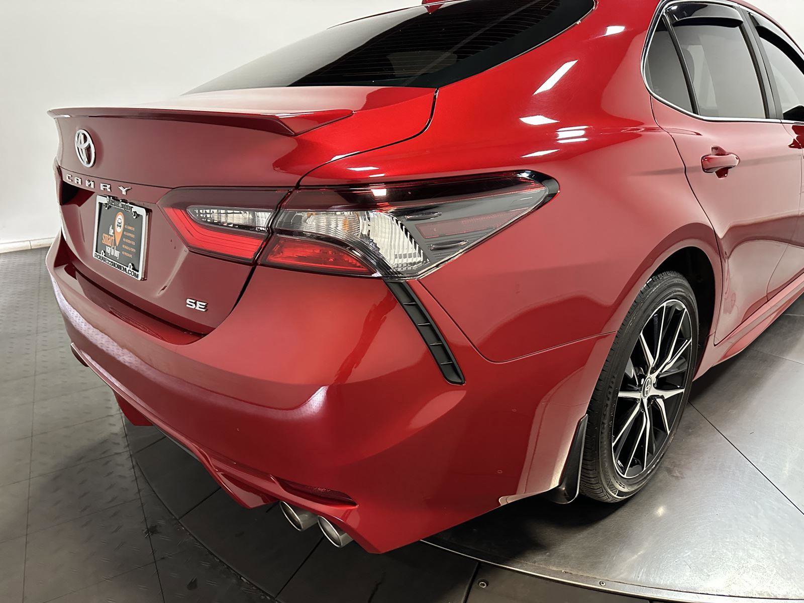 Used 2024 Toyota Camry SE FWD image 14
