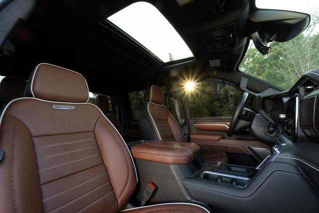 Used 2025 GMC Sierra 2500 Denali Ultimate image 29