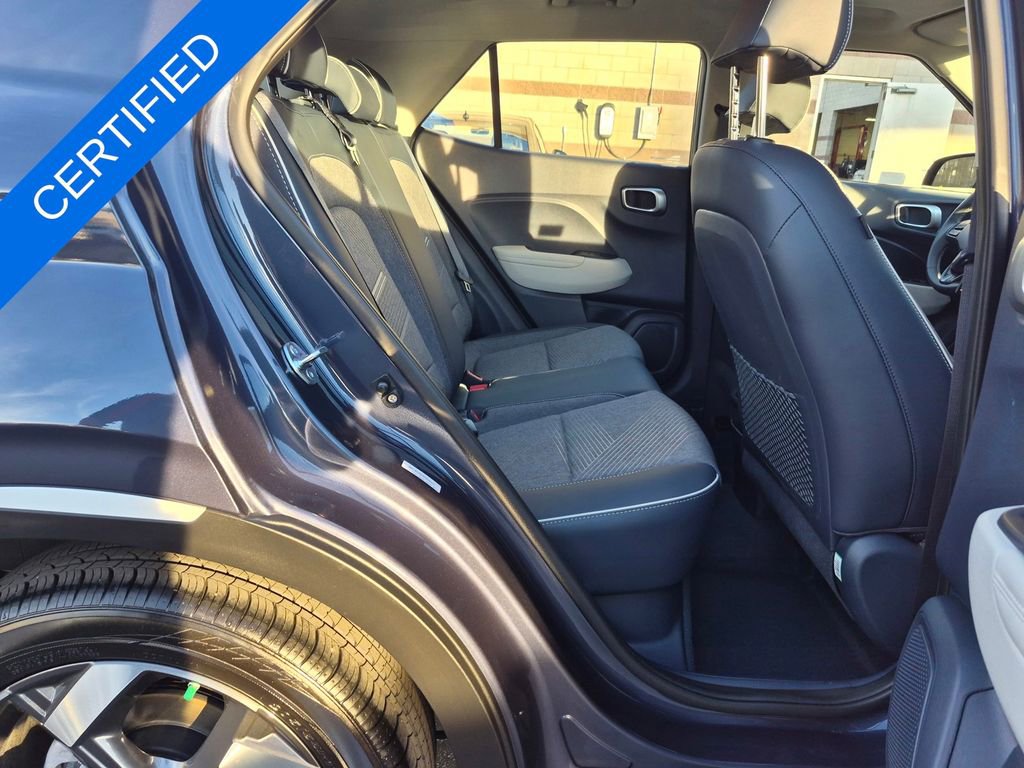 Used 2025 Hyundai Venue Limited image 30