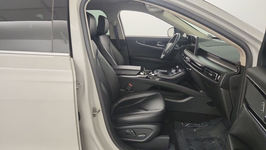 Used 2023 Lincoln Nautilus AWD image 28