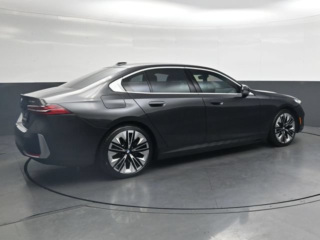Certified 2025 BMW i5 eDrive40i w/ Premium Package RWD image 4
