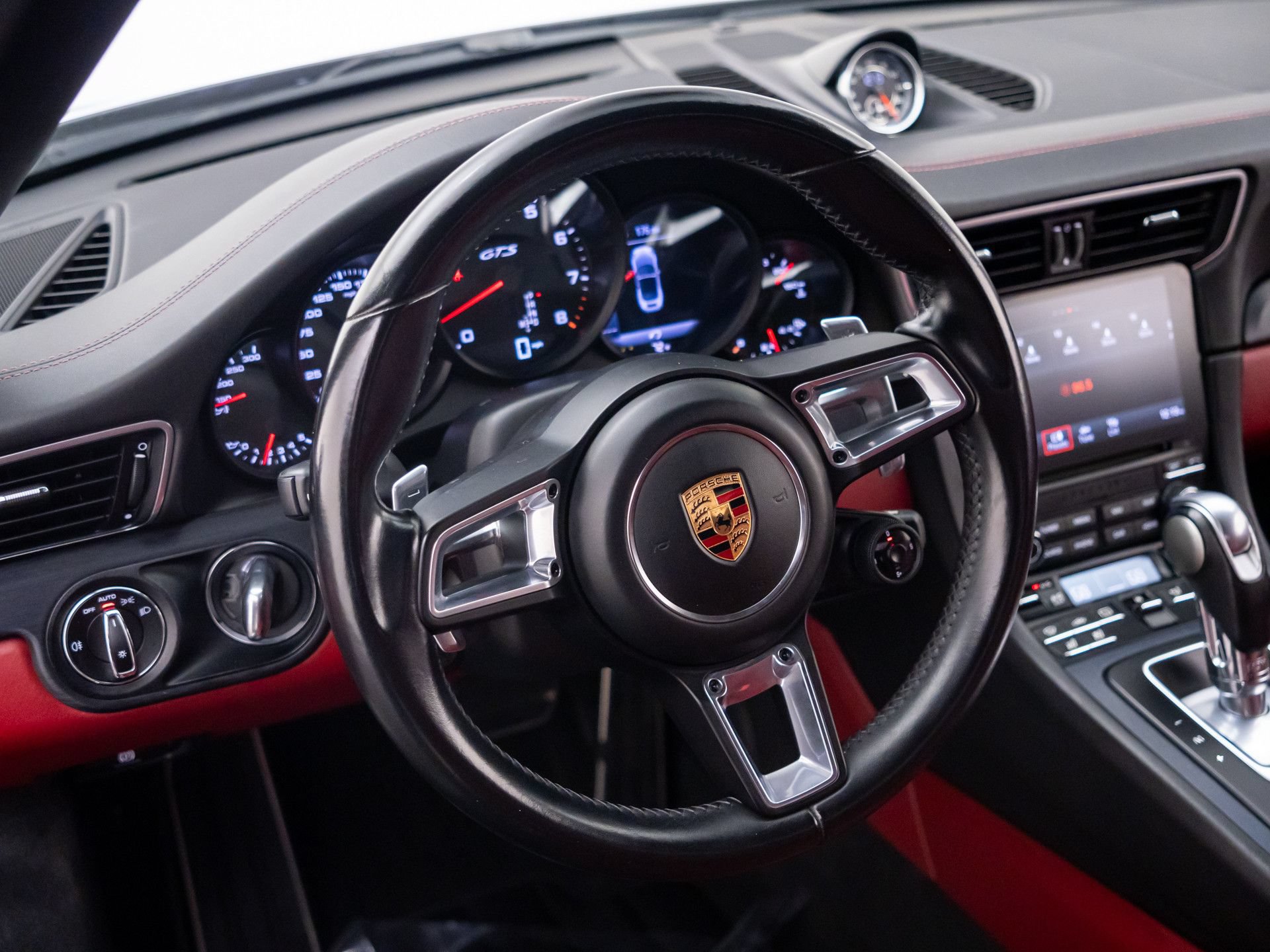 Used 2018 Porsche 911 Carrera GTS RWD image 12