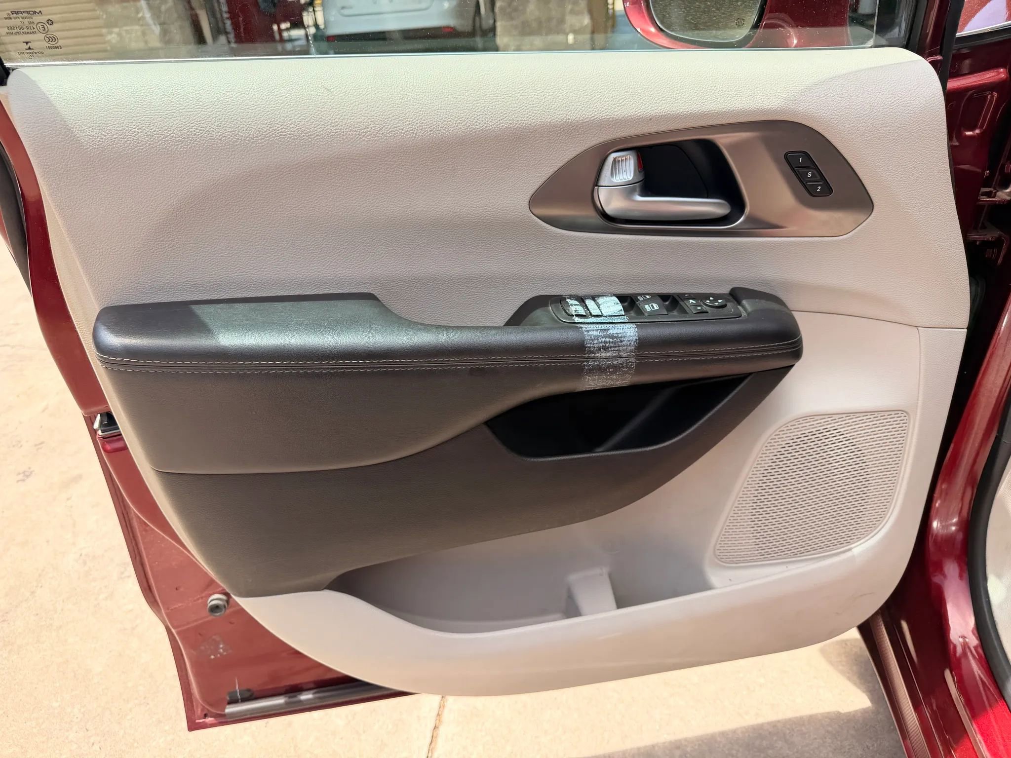 Used 2018 Chrysler Pacifica Limited FWD image 5