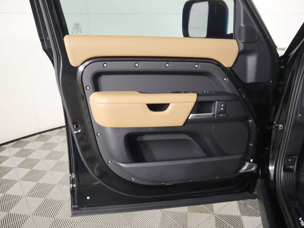 New 2025 Land Rover Defender 130 V8 image 25