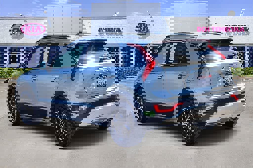 Certified 2023 Kia Niro EX image 6