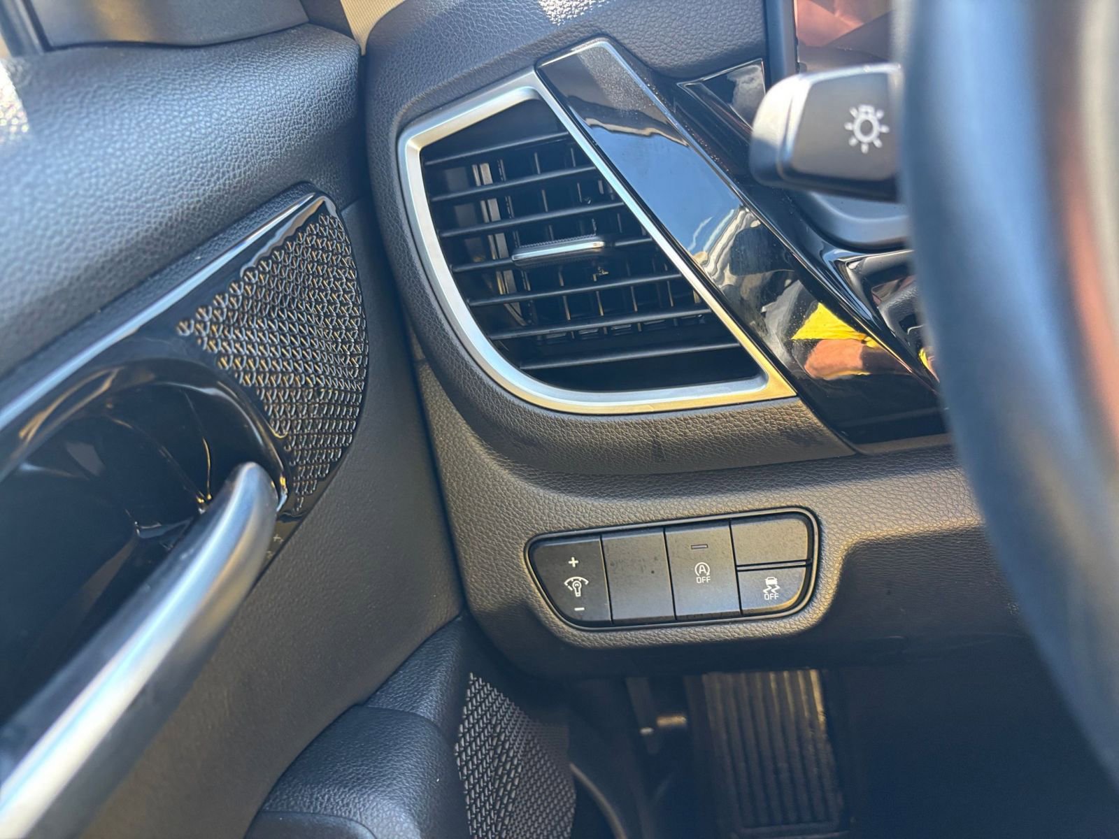 Used 2025 Kia Seltos S image 35