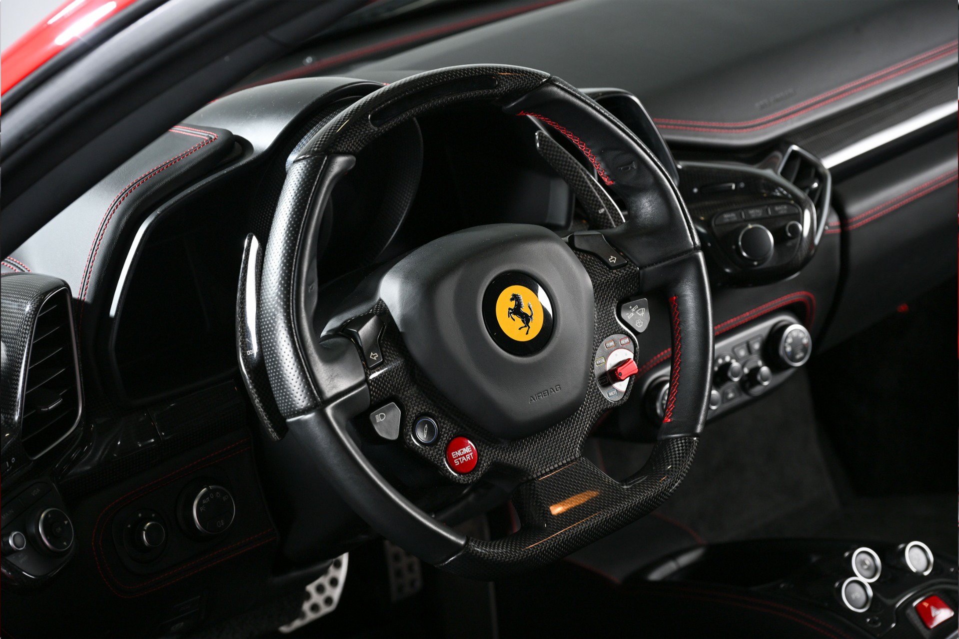 Used 2014 Ferrari 458 Italia Coupe RWD image 12