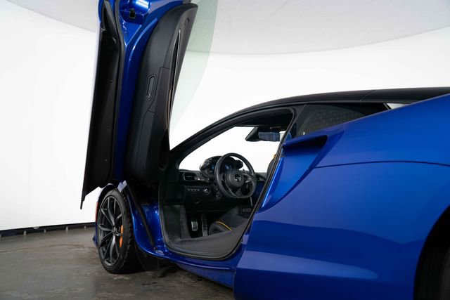 Used 2024 McLaren Artura image 17