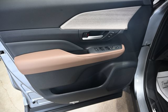 Certified 2026 Toyota Grand Highlander AWD image 30