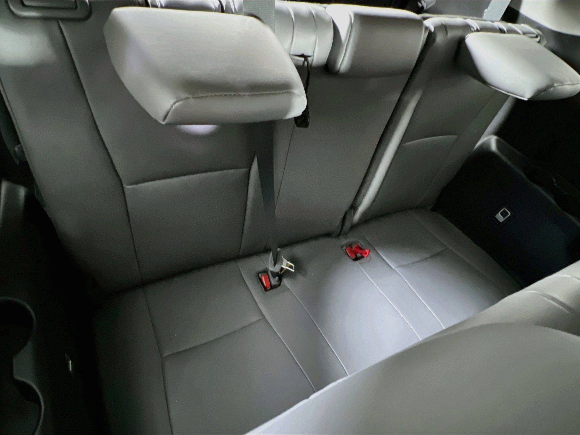 Used 2022 Toyota Highlander XLE AWD/4WD image 26