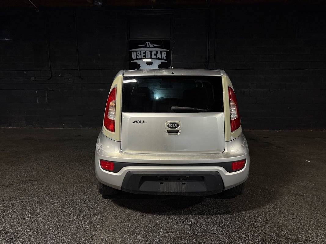 Used 2013 Kia Soul + FWD image 4