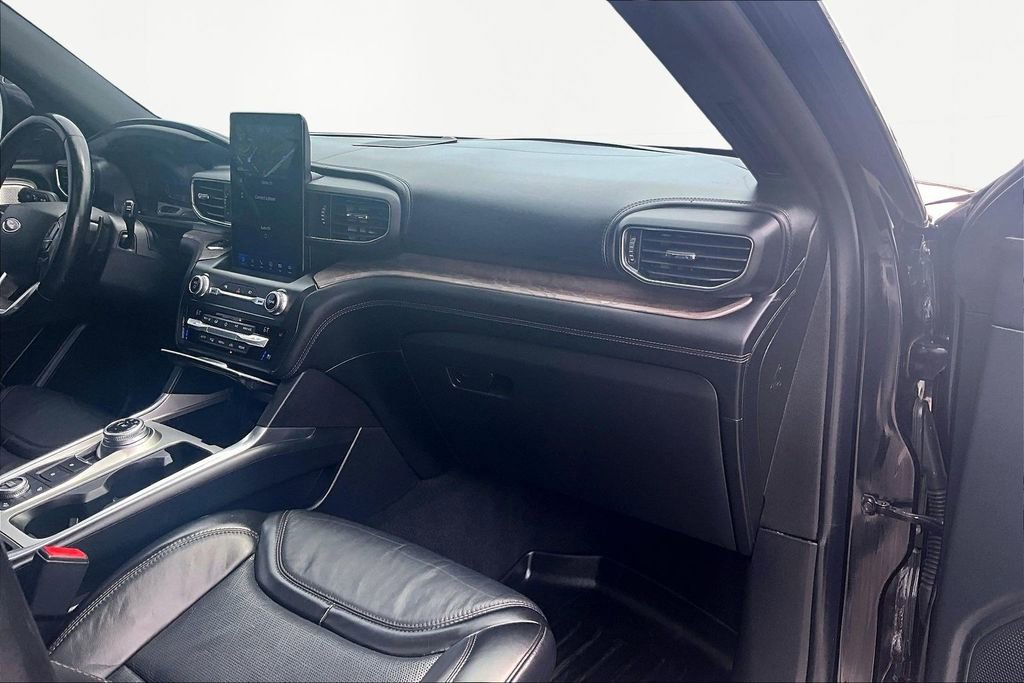 Used 2020 Ford Explorer Platinum w/ Premium Technology Package image 17
