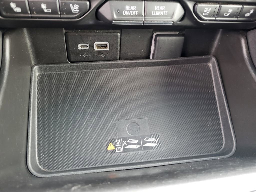 Used 2023 Chevrolet Suburban Premier image 26