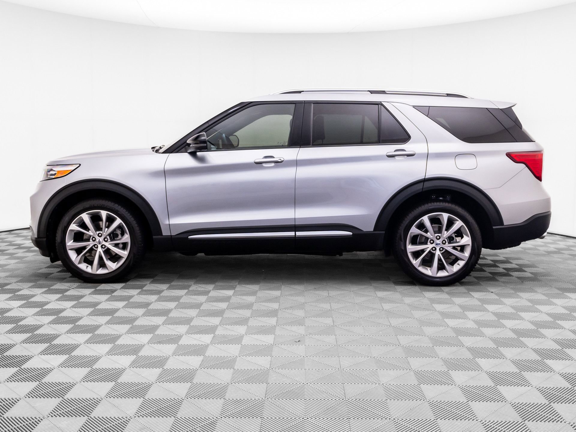 Used 2023 Ford Explorer Platinum w/ Technology Package AWD/4WD video 2