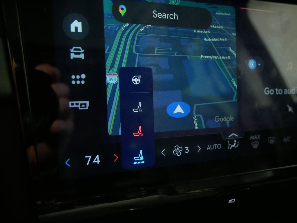 Used 2025 Lincoln Navigator Reserve image 33