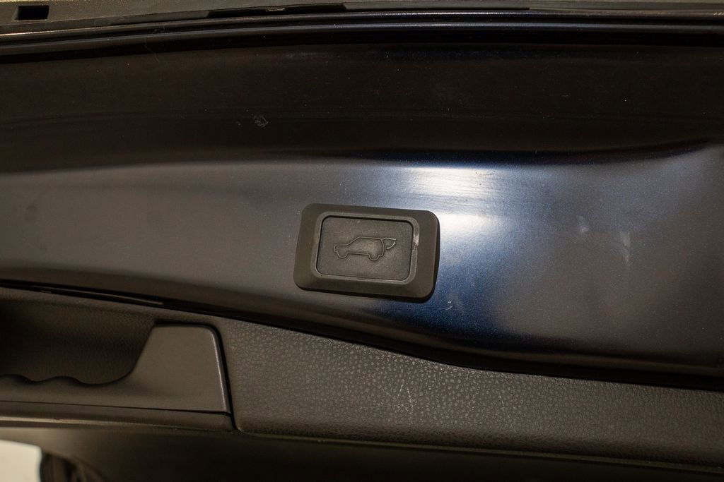 Used 2023 Toyota RAV4 XLE Premium image 7