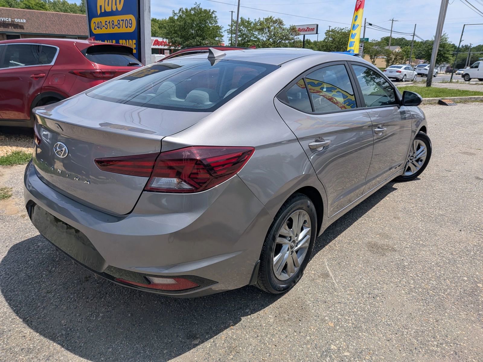 Used 2020 Hyundai Elantra SEL w/ Winter Weather Package FWD image 5