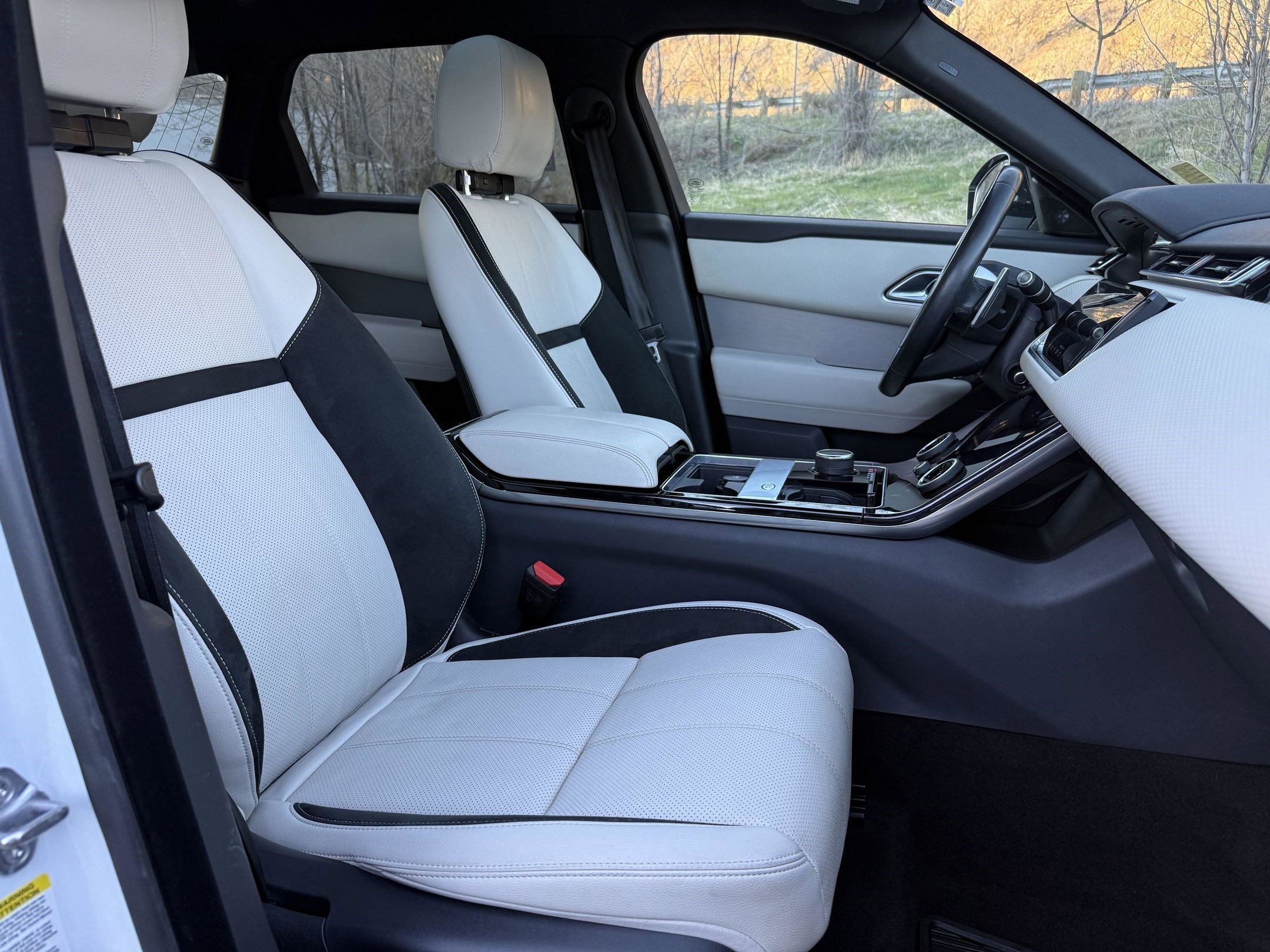 Used 2020 Land Rover Range Rover Velar R-Dynamic S image 41