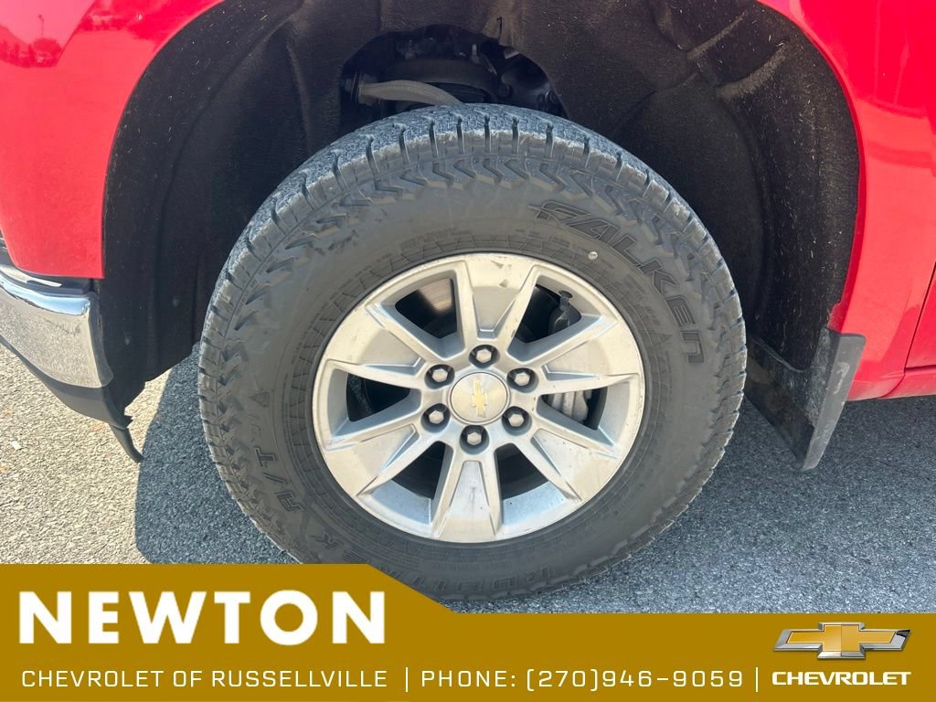 Used 2022 Chevrolet Silverado 1500 LT AWD/4WD image 19