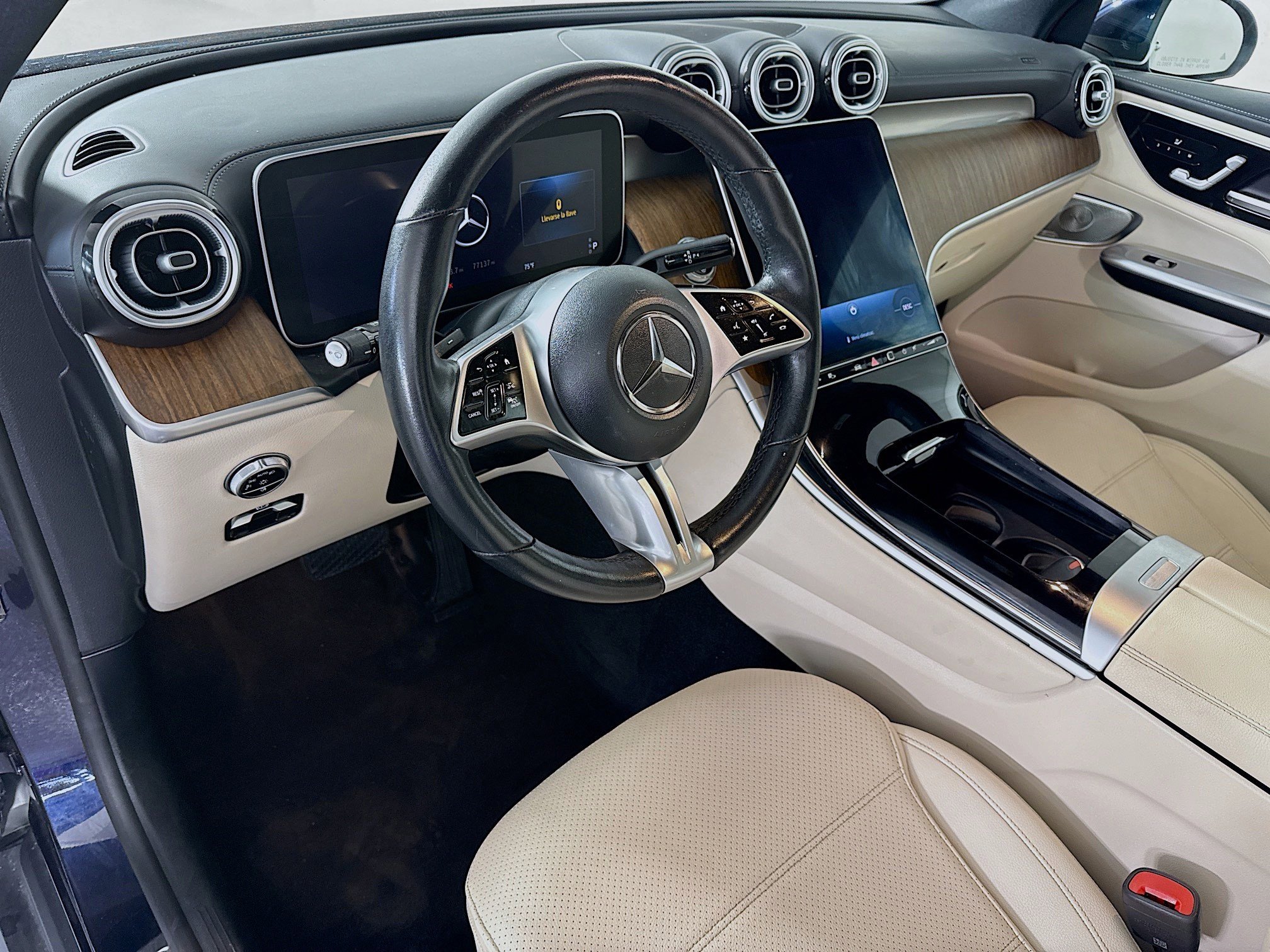 Used 2023 Mercedes-Benz GLC 300 4MATIC w/ Exclusive Trim Package image 23