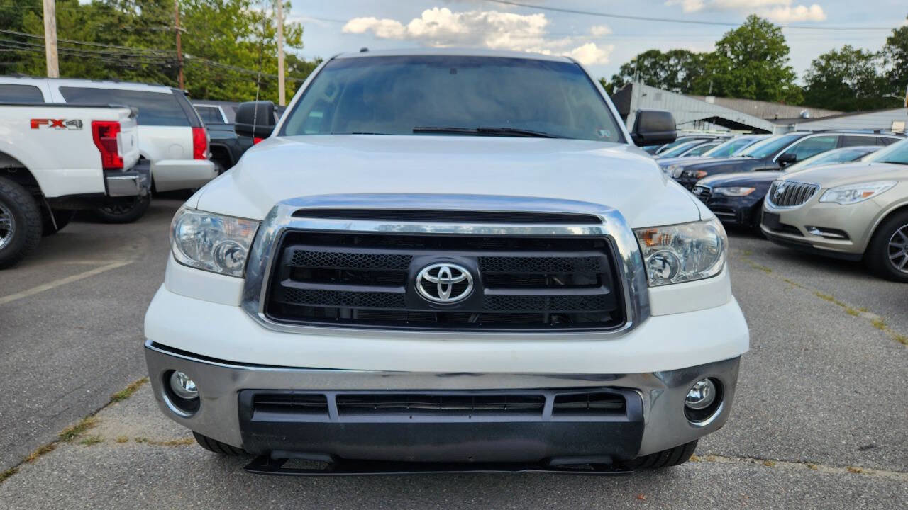 Used 2011 Toyota Tundra 4x4 Double Cab image 4