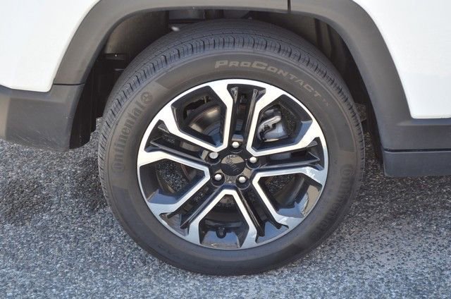 Used 2022 Jeep Compass Limited AWD/4WD image 11