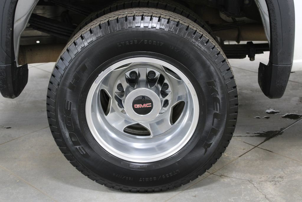 Used 2023 GMC Sierra 3500 Denali w/ Denali Ultimate Package image 17