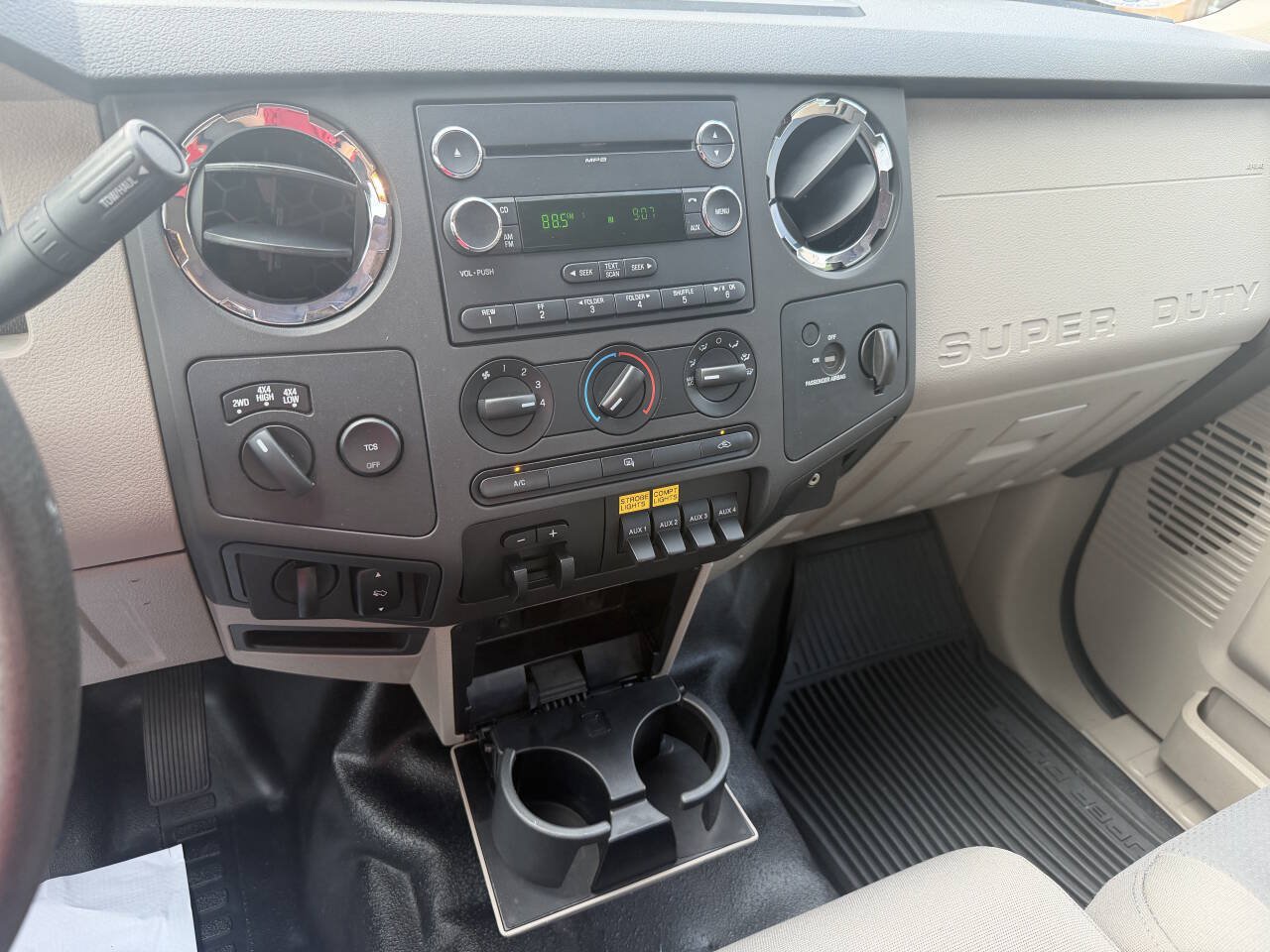 Used 2009 Ford F550 4x4 Regular Cab Super Duty image 45