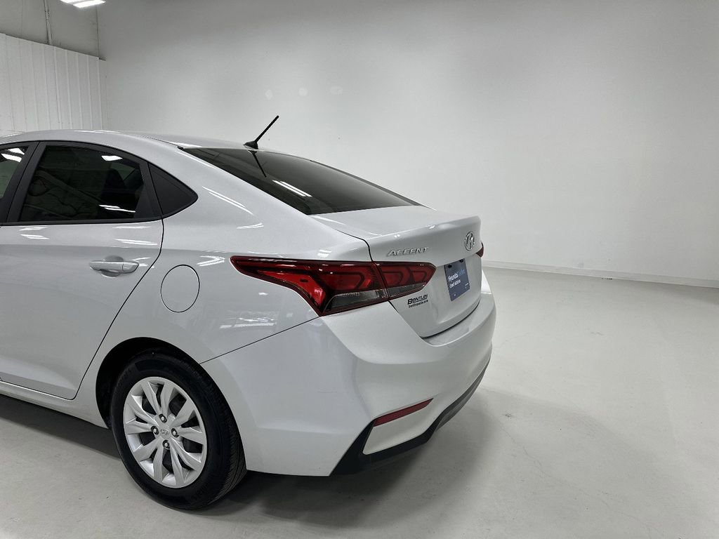 Used 2022 Hyundai Accent SE FWD image 14