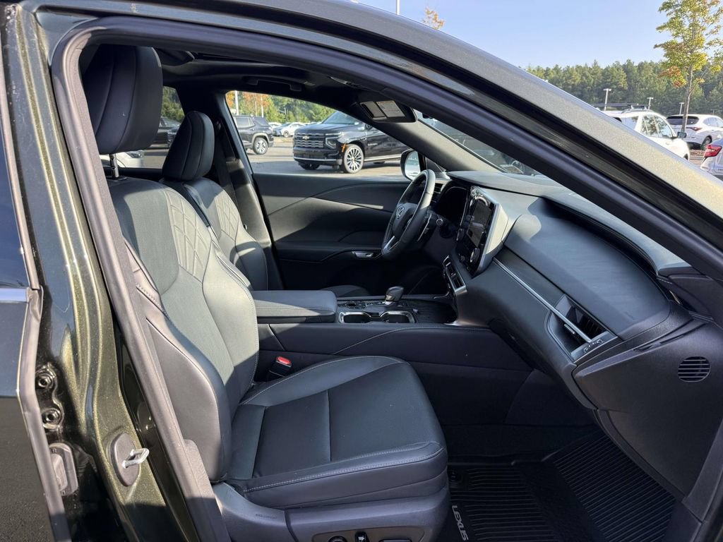 Used 2025 Lexus RX 350 Premium w/ Accessory Package AWD/4WD image 15