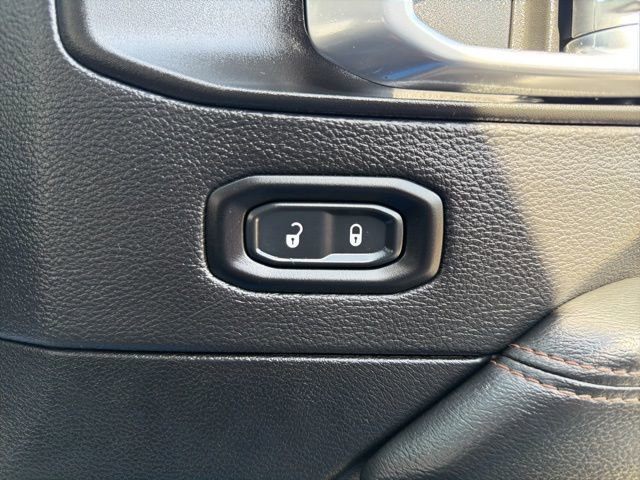 Used 2021 Jeep Wrangler Unlimited Rubicon w/ Trailer Tow Package image 12