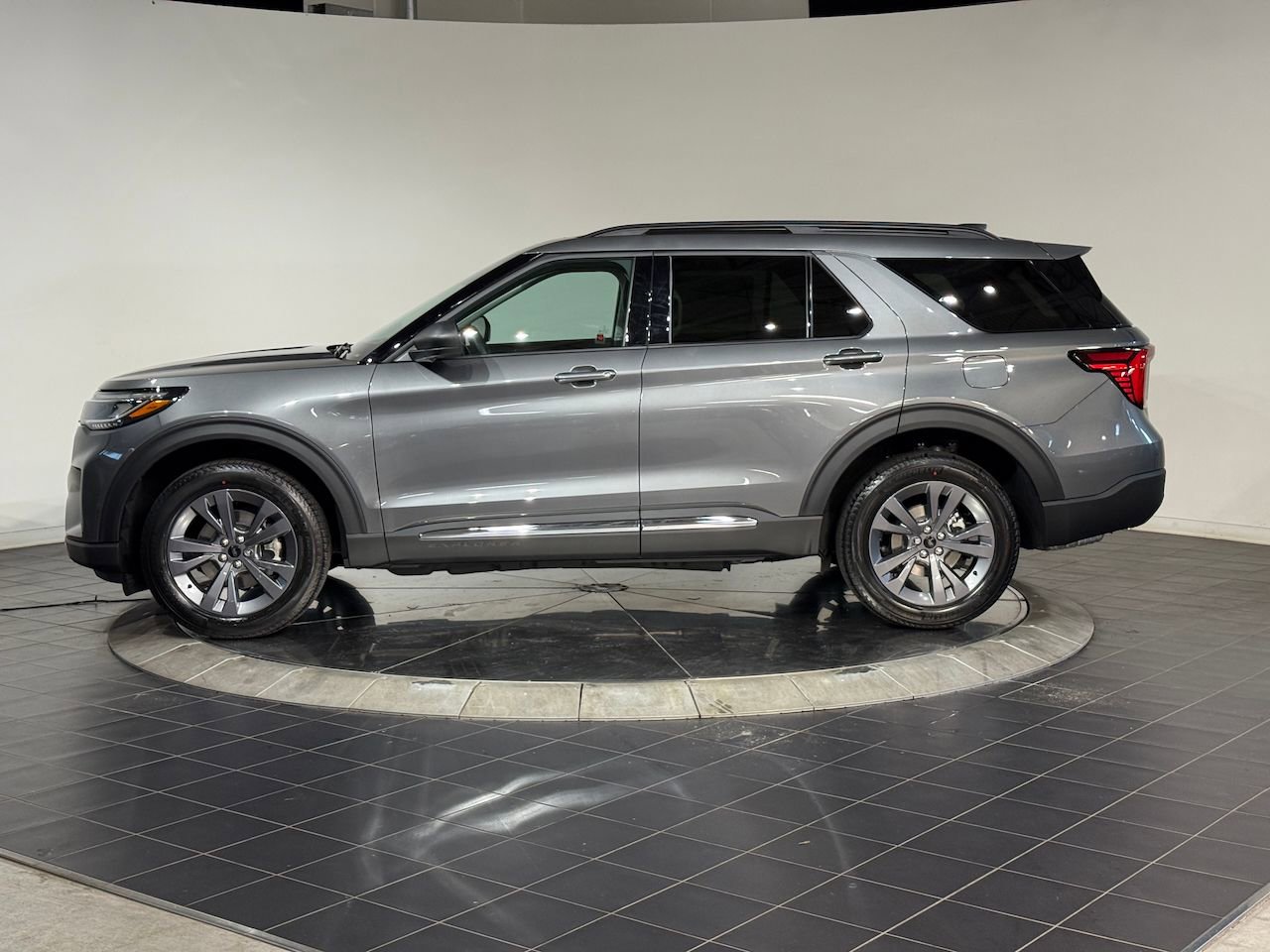 New 2026 Ford Explorer Active w/ Active Comfort Package image 7