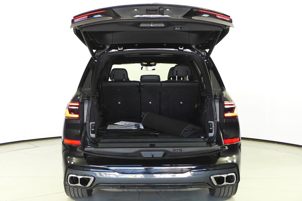 Used 2025 BMW X7 M60i w/ Climate Comfort Package AWD/4WD image 9