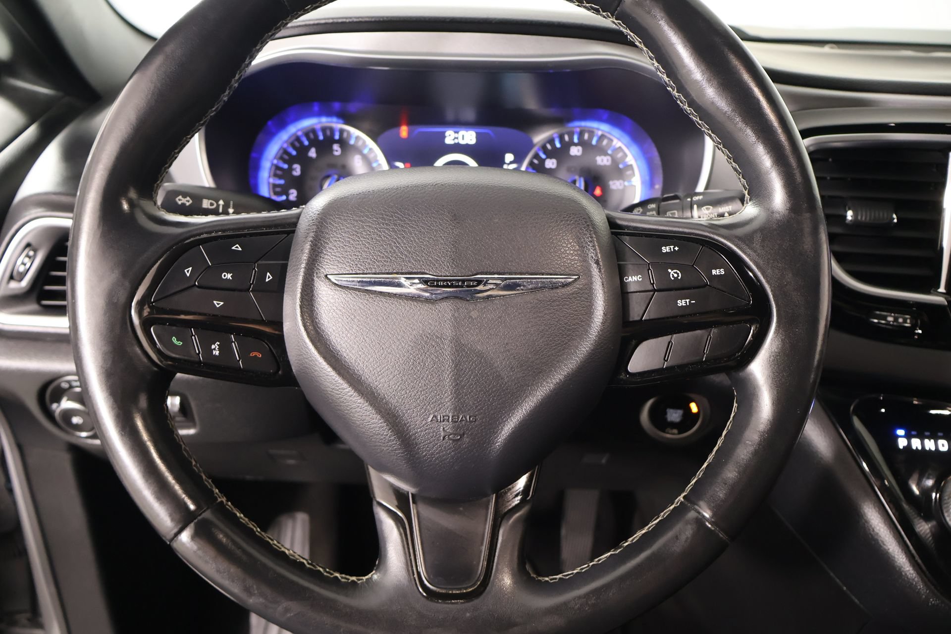 Used 2018 Chrysler Pacifica Touring-L Plus w/ S Appearance Package FWD image 3