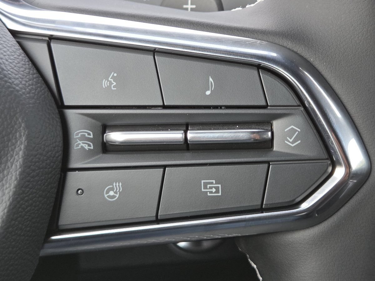 New 2027 Chevrolet Traverse LT w/ Sun and Wheel Package FWD image 33