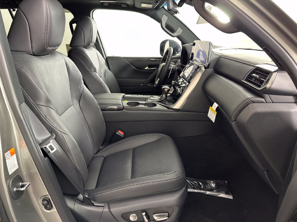 New 2026 Lexus LX 600 4WD w/ Appearance Package image 21