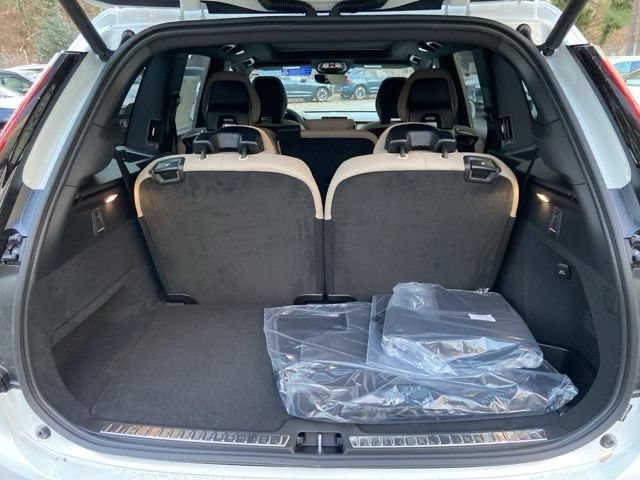 New 2026 Volvo XC90 B6 Plus w/ Protection Package Premier AWD/4WD image 20
