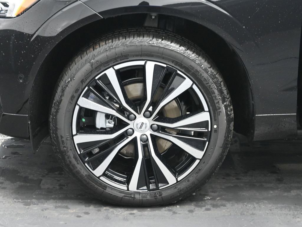 New 2025 Volvo XC60 B5 Plus w/ Protection Package Premier image 32