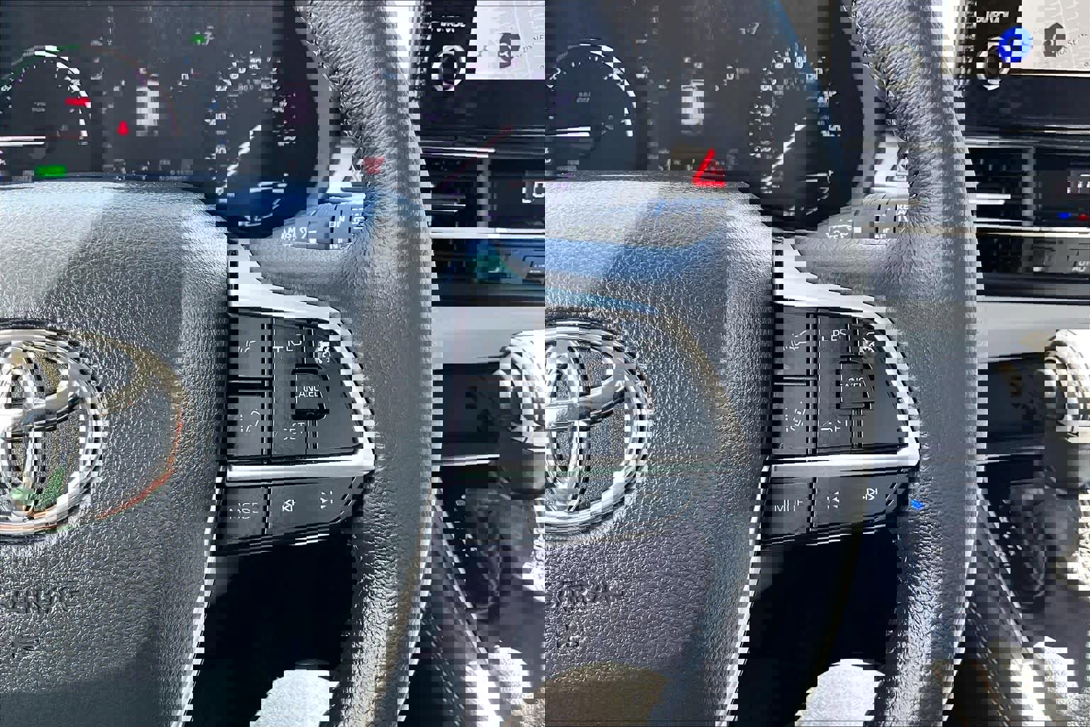 Certified 2025 Toyota Sienna XLE w/ XLE Plus Package image 25