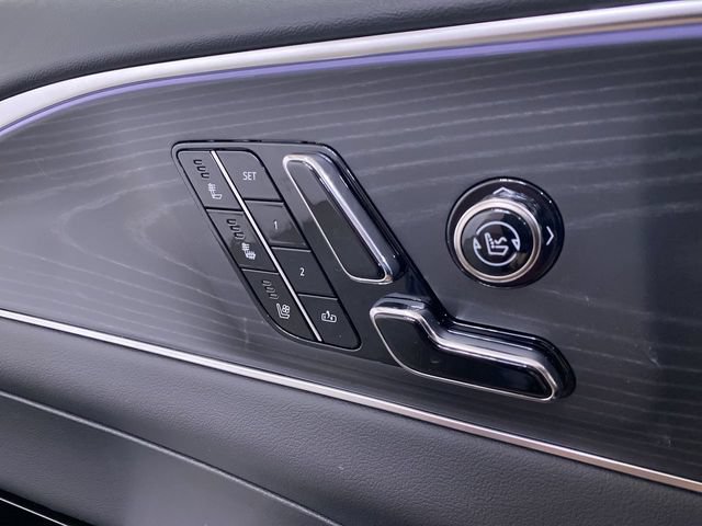 New 2025 Cadillac Lyriq Sport AWD/4WD image 17