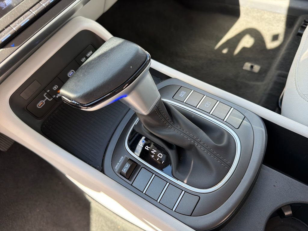 Used 2025 Hyundai Kona SEL image 26