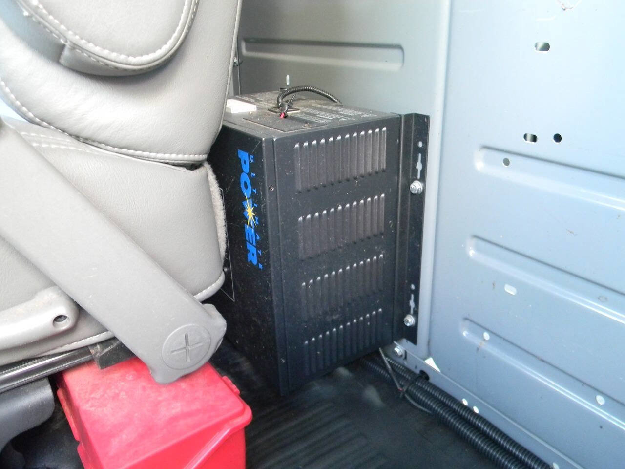 Used 2015 Chevrolet Express 2500 image 15