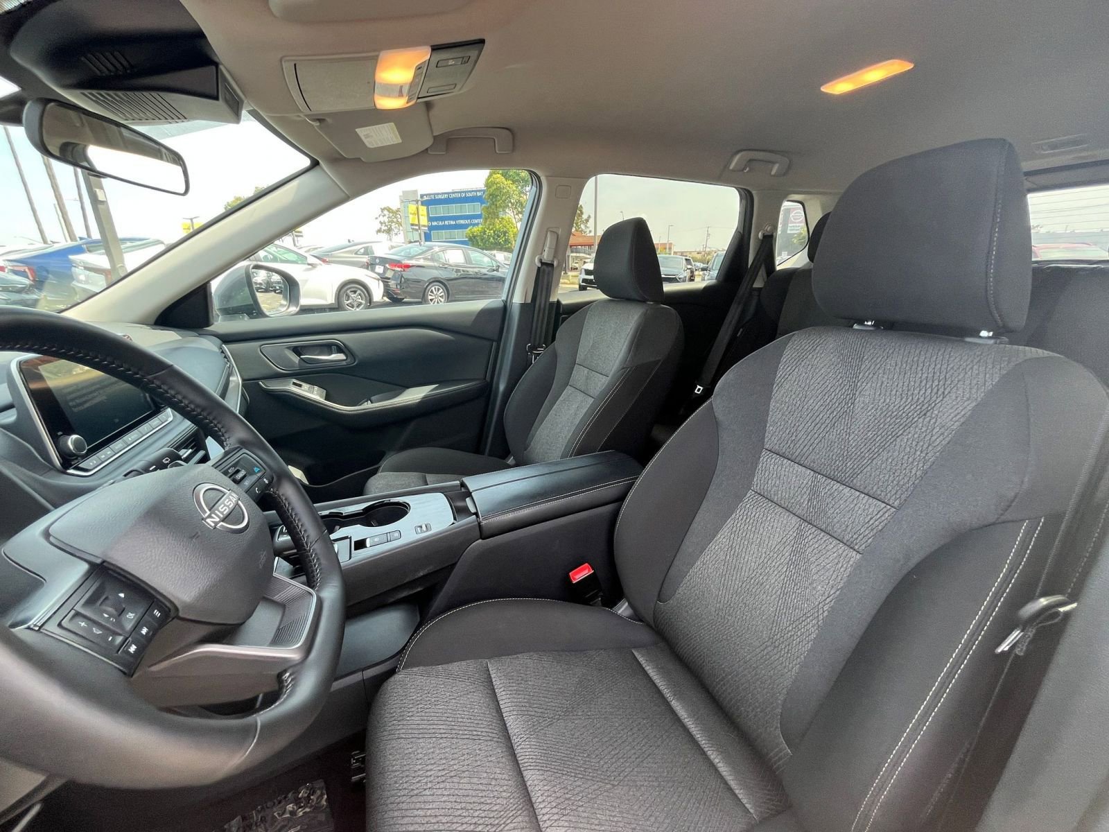 Used 2025 Nissan Rogue SV FWD image 38